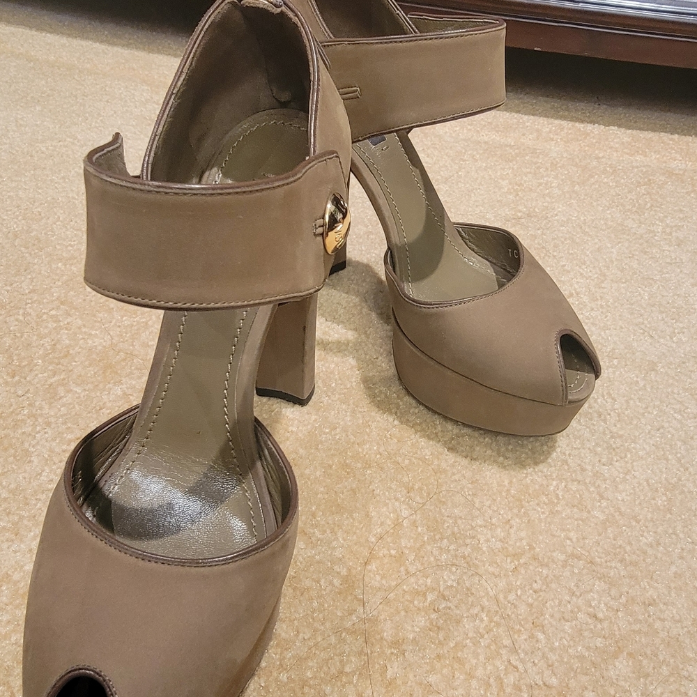 Louis Vuitton Green Nubuck Leather Suede Pumps Eur.38